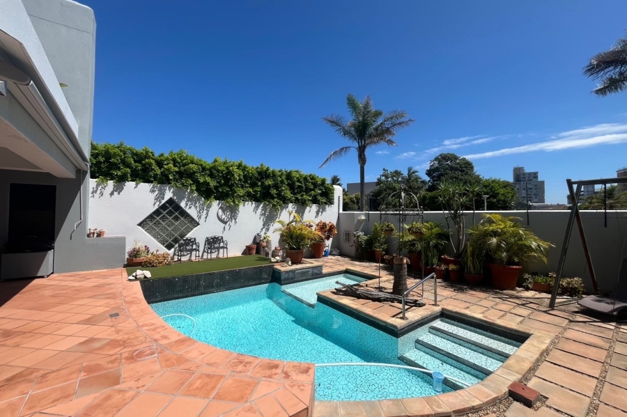 4 Bedroom Property for Sale in Summerstrand Eastern Cape
